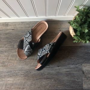 Vionic | Hayden Snake Slide Sandals